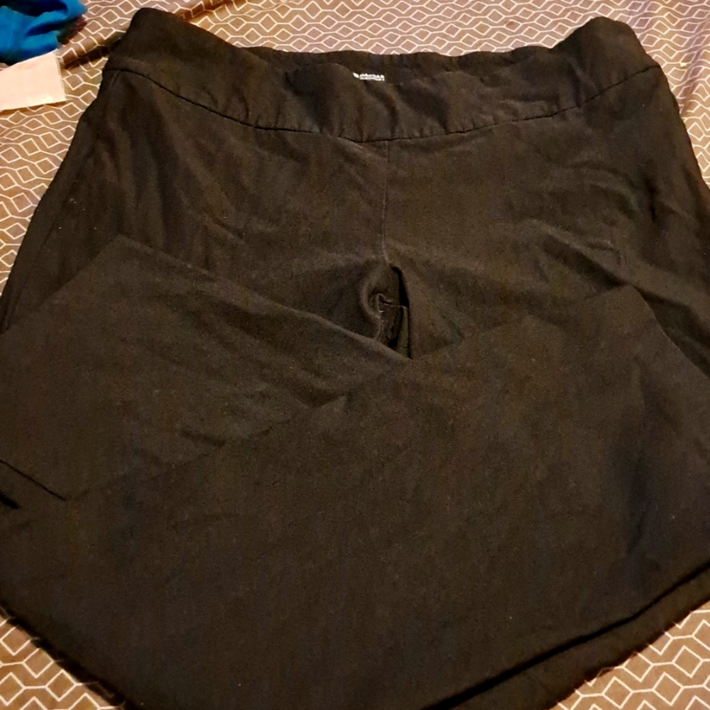 Size 12 black ladies pants by Petite Haggar clothing